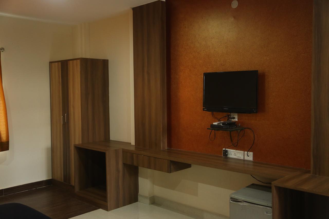 Hotel Dwaraka Paradise Hyderabad Ngoại thất bức ảnh