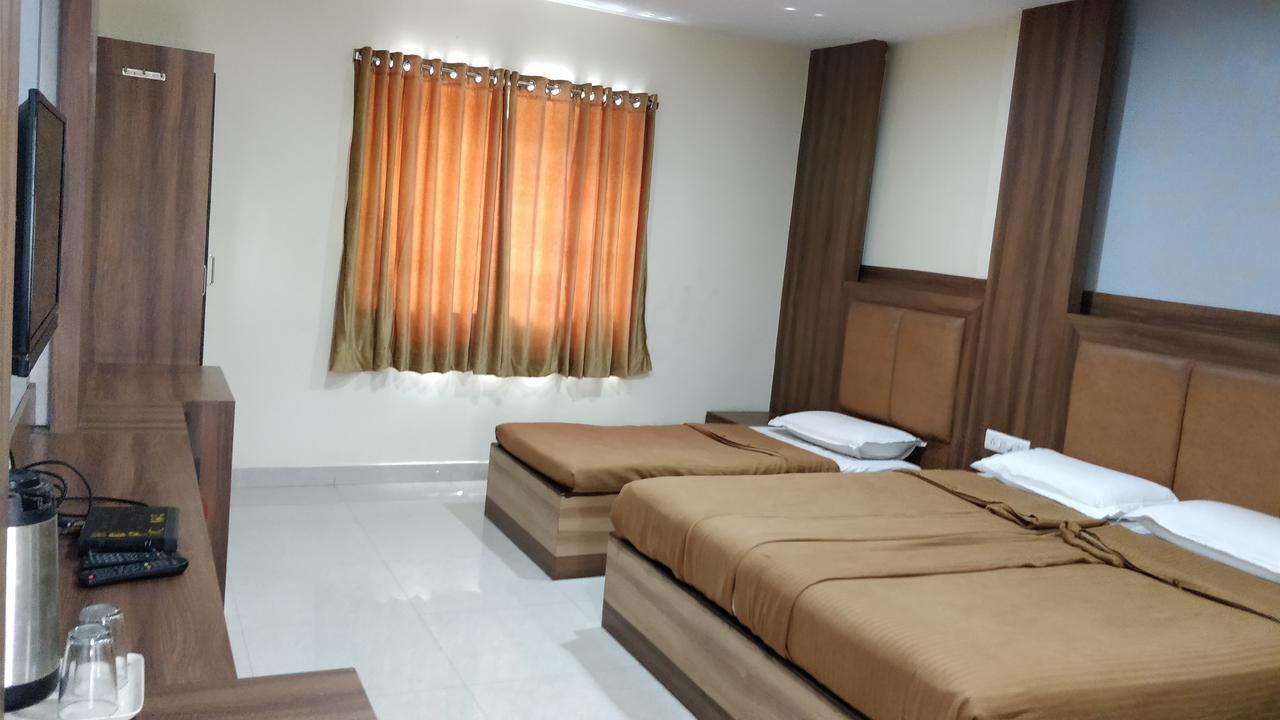 Hotel Dwaraka Paradise Hyderabad Ngoại thất bức ảnh